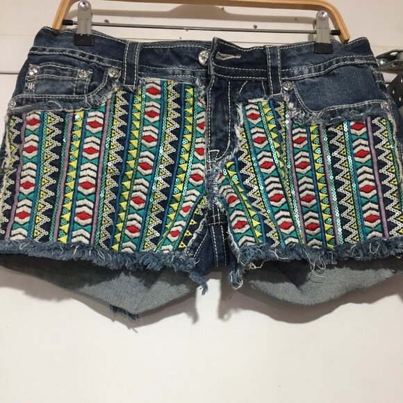 MISS ME EMBROIDERED RAW HEM JEANS SHORTS SIZE 30 - Picture 3 of 14